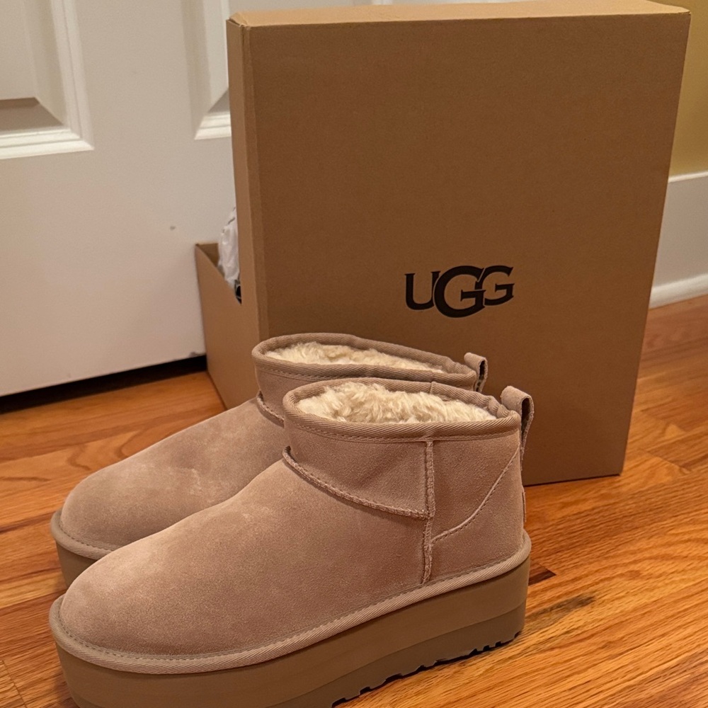 BRAND NEW UGG Tan Platform Boots